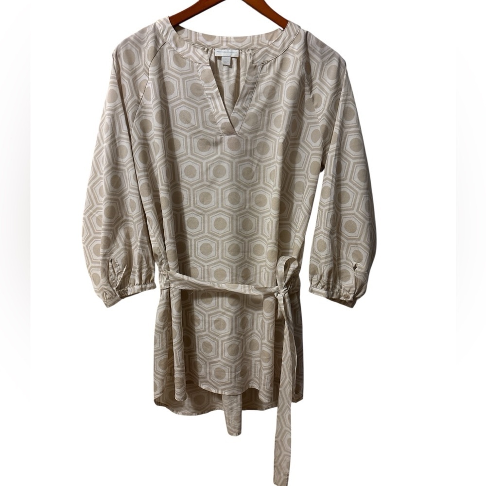 New York & Company Cream Geometric Long Sleeve Blouse